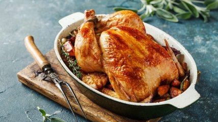 Как правильно запекать курицу в духовке