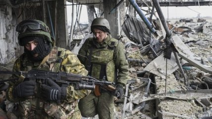 АП: Боевики угрожают участникам митинга в Донецке