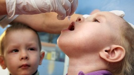 Вакцинация от полиомиелита: второй тур продлили на неделю