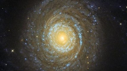 "Хаббл" сделал снимок массивной спиральной галактики