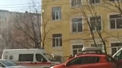 Могла оскорбить учительница: всплыли новые детали падения школьника из окна лицея в Киеве