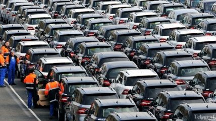 Продажи новых авто в Украине упали на 60%