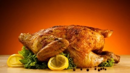 Запеченная курица - традиционное блюдо на новогодние праздники