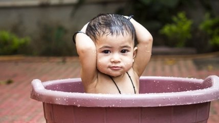 Без криков и слез: как уговорить ребенка помыть голову