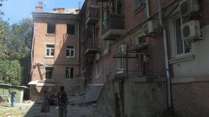 В результате артобстрела Луганска повреждены жилые дома 