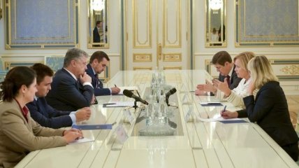 Порошенко с председателем ПА НАТО обсуждал углубления партнерства 