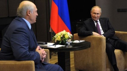 Лукашенко по предложению Путина нырнул в холодное море (фото)