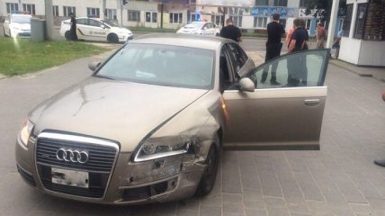 Во Львове "Ауди" врезалось в автомобиль патрульной полиции