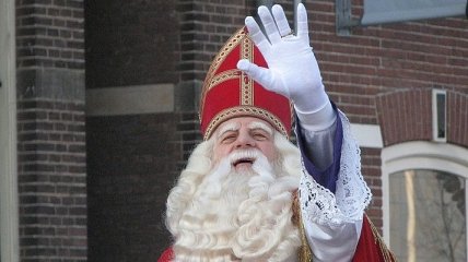 Праздник для всех: на улицах Нидерландов можно встретить Святого Николая