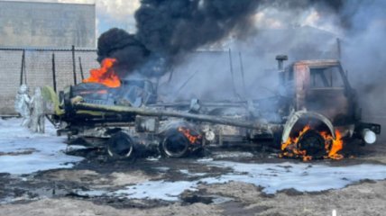 Пострадали бойцы: открылись новые подробности пожара в воинской части в Рубежном (фото, видео)