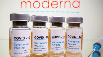 В Moderna говорят, что иммунный ответ поможет улучшить бустерная доза вакцины