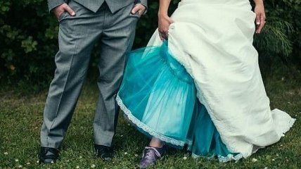 Красивые снимки невест в нескучных цветных свадебных платьях (Фото)  