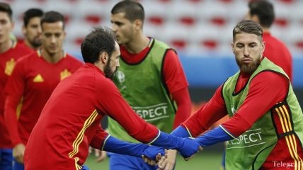 Испания - Турция: где смотреть онлайн трансляцию матча 17 июня на Евро-2016