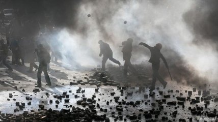 Силовики оттеснили протестующих к Майдану