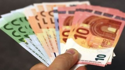 Курс валют от НБУ: евро упал в цене, доллар подорожал 