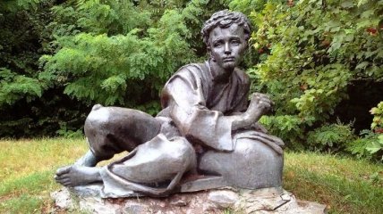 На родине Шевченко неизвестные похитили бронзовый памятник поэту 