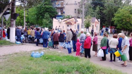 Очереди за водой в Донецке