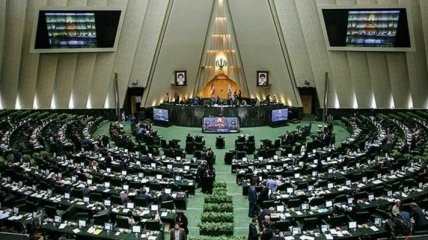 Авиакатастрофа в Иране: в парламенте страны не считают это поводом для "разрушения КСИР"