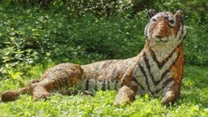 В Британии полицейские с вертолетом ловили тигра, который оказался скульптурой