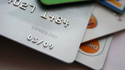 В Украине уменьшается количество активных платежных карт 