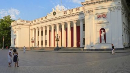 Суд ограничил проведение массовых мероприятий на Думской площади в Одессе 2 мая