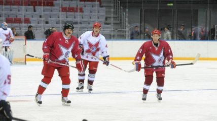 владимир путин и александр лукашенко играют в хоккей