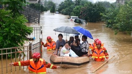 Проливные дожди на юге Китая: масштабные наводнения нанесли ущерба почти на $1 млрд (Видео)