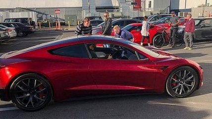 На презентации Model Y заметили Tesla Roadster