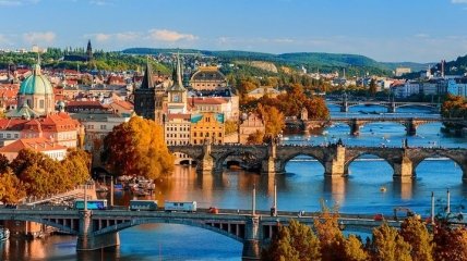 "Город сотни шпилей": самые чарующие мосты Праги 
