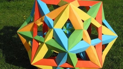 Удивительное модульное оригами: древнее искусство кусудама (Фото)
