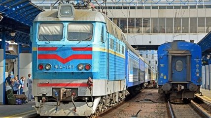 Рух транспорту в Україні зупиняється