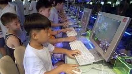 Китайцы отправляют детей-игроманов за колючую проволоку