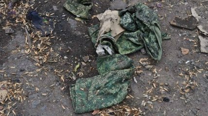 На месте базирования террористов обнаружены российские форма и боеприпасы