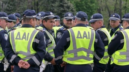 Черкасским инспекторам ГАИ запретили "сидеть в кустах"