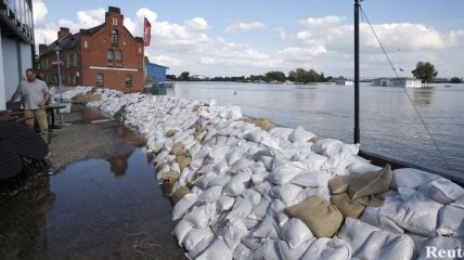 Наводнение в Германии: стихия понемногу отступает 