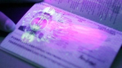 Первый биометрический паспорт в Украине напечатают до 1 ноября