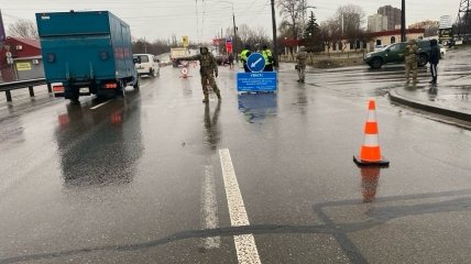 Передвижной блокпост в одном из районов Киева