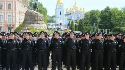 Сотрудники новой патрульной полиции присягнули на верность Украине