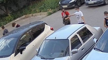 Підлітків охопив черговий челлендж з TikTok: страждають автомобілісти по всій Україні (відео)