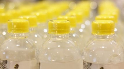 Медики рассказали, почему нельзя повторно наполнять пластиковые бутылки