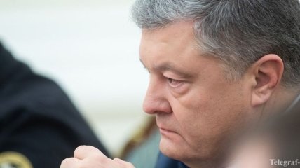 Порошенко требует у РФ освободить моряков и корабли