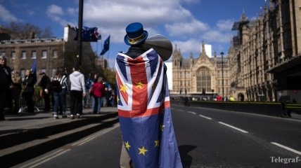 СМИ: Замглав МИД и Минздрава Британии ушли в отставку из-за Brexit 