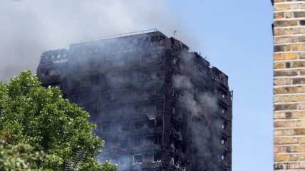 Пожар в Лондоне: число жертв возросло