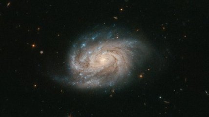 Темная материя: телескоп Hubble зафиксировал новые минимальные скопления