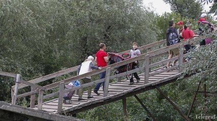 Зеленский пообещал быстро восстановить мост в Станице Луганской