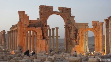 Боевики ИГ разрушили еще один древний храм в Пальмире