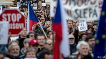 В Чехии тысячи людей протестовали против правительства