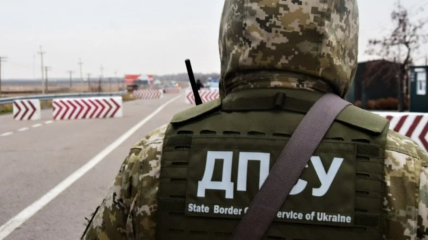 Украина продолжает противостоять вооруженной агрессии россии, поэтому военное положение и всеобщая мобилизация продолжаются