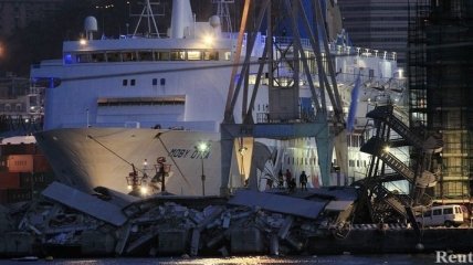 В Италии судно врезалось в здание 