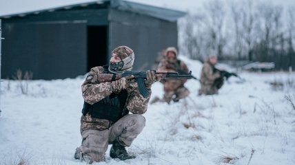 Украинские воины контратакуют и сдерживают русских нацистов